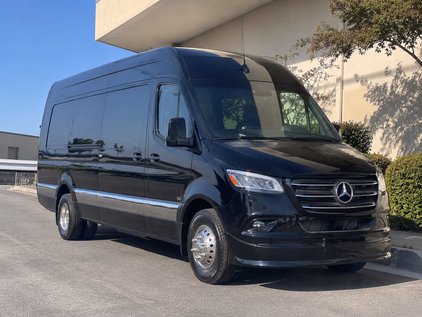 bus rental options for meridian trips