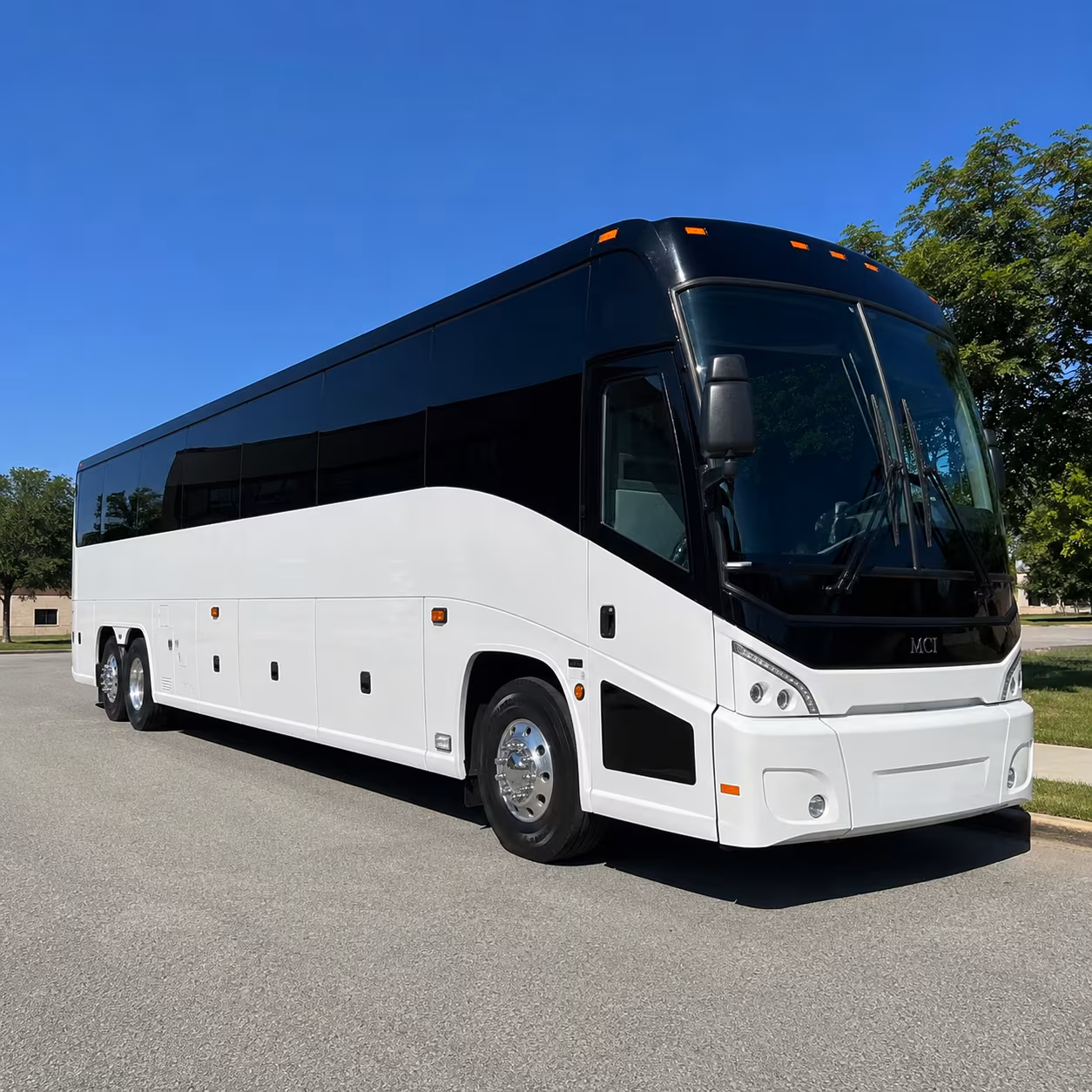 meridian 40 passenger charter bus